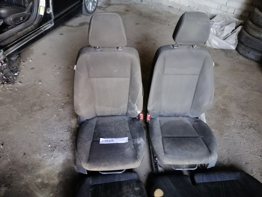 Водительское сидение Ford Focus mk3 15-18 черн тряпка