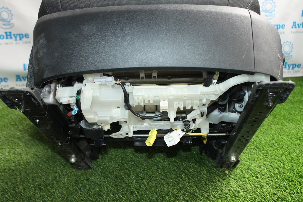 Водійське сидіння Toyota Venza 21-24 без airbag, електро, тканина чорна LE — фото 3