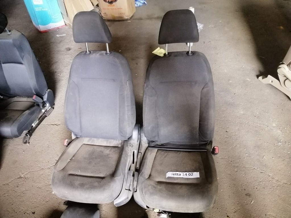 Водительское сидение VW Jetta 11-18 USA тряпка черн (02)