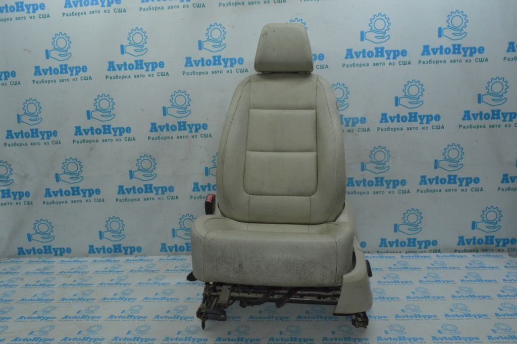 Водительское сидение VW Tiguan 09-17 кожа беж (08) топляк