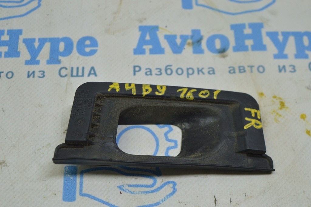 Водоотвод решетки дворников правый Audi A4 B9 17-