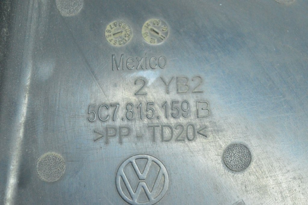 Водосток VW Jetta 11-18 USA — фото 3