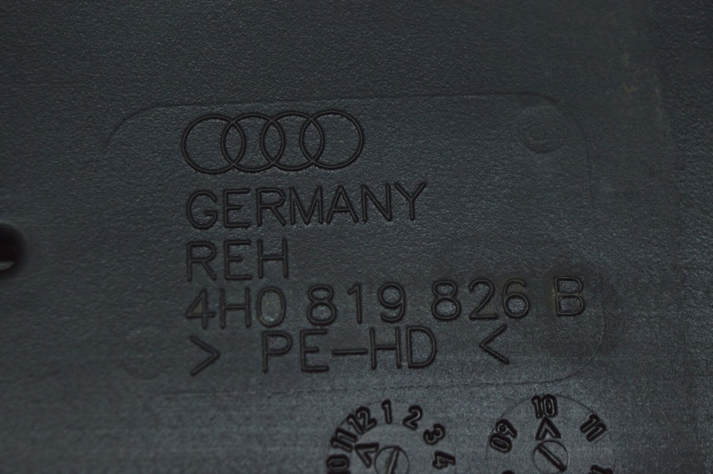 Воздуховод четвертый Audi A8 D4 10-17 — фото 2