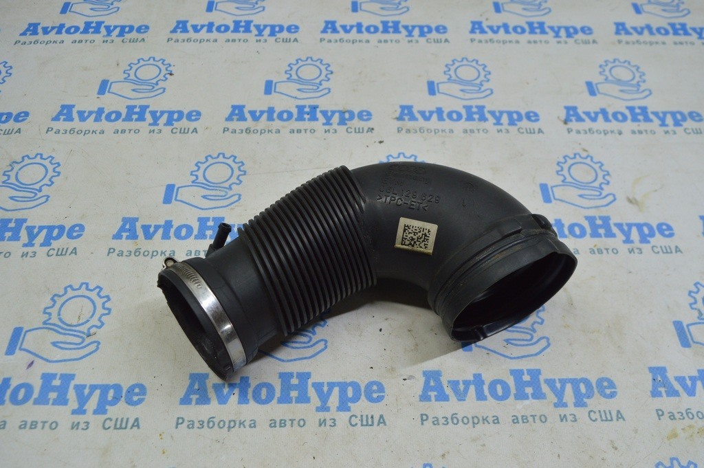 Воздуховод на коллектор Audi A4 B9 17- 2.0T — фото 2