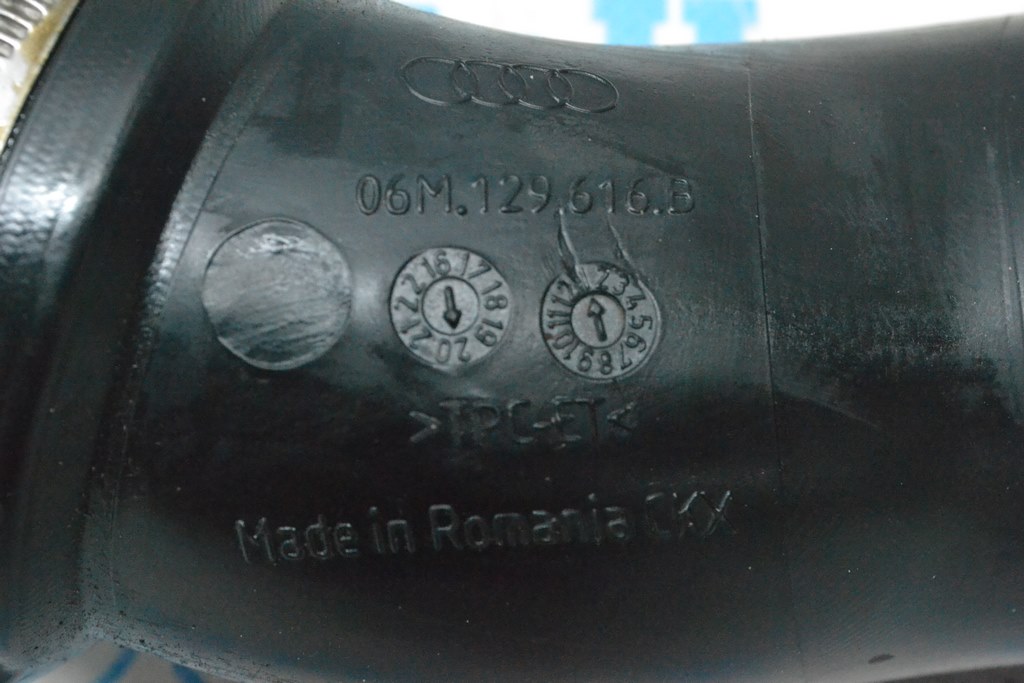 Воздуховод от корпуса воздушного фильтра Audi A7 C8 19-25 3.0Т — фото 2