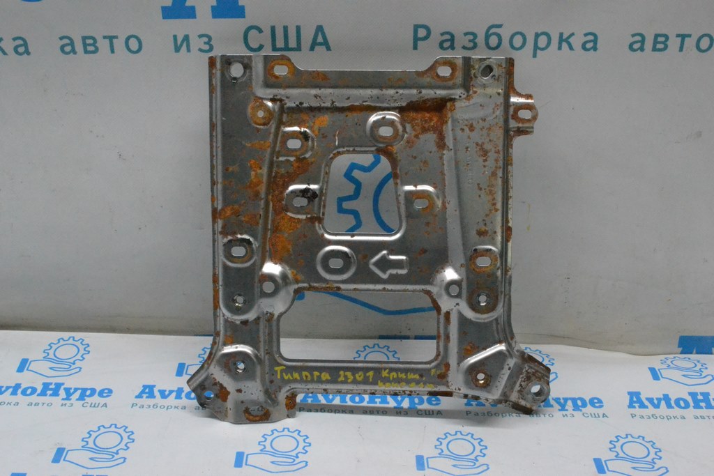 Воздуховод печки Toyota Tundra 22-