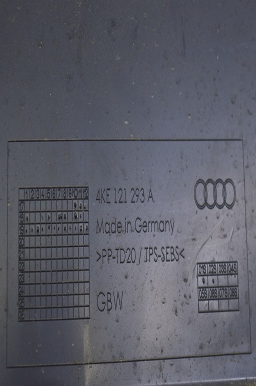 Воздуховод радиатора нижний Audi E-Tron (Q8) GEN 18- — фото 3
