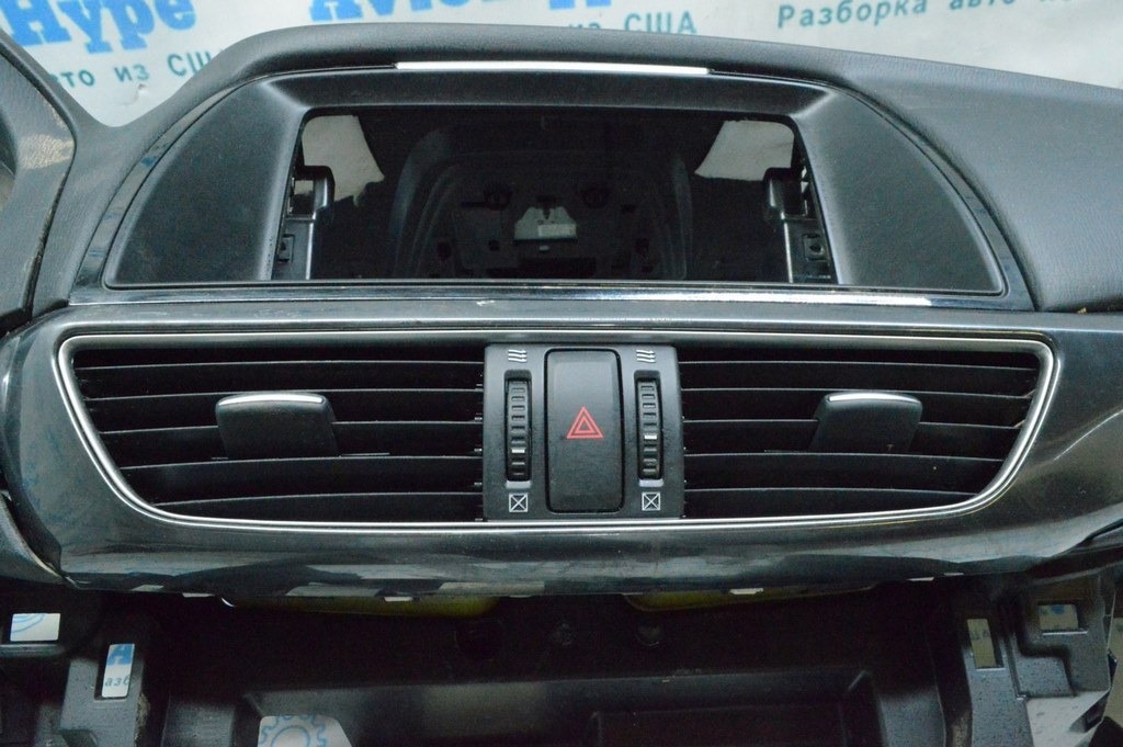 Воздуховод торпеды центральный левый Mazda 6 13-15 черн GHR1-64-91XB-02