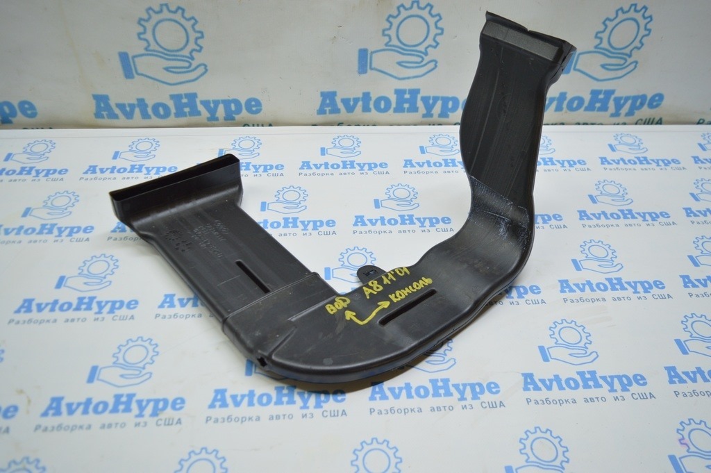 Воздуховод второй (консоль) Audi A8 D4 10-17