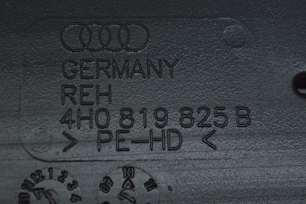 Воздуховод второй (консоль) Audi A8 D4 10-17 — фото 2