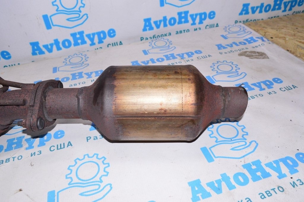 Второй кат после коллектора выпускного Ford Focus mk3 11-18 2.0 (05)
