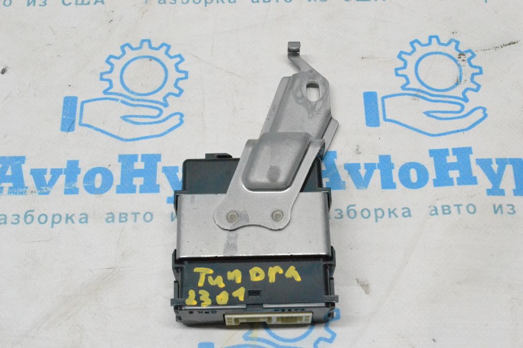 Windshield Wiper Realy Module Toyota Tundra 22- (01)