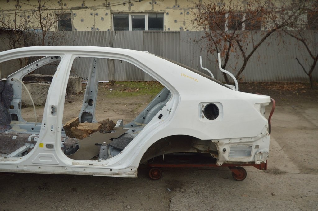 Зад в сборе 2 четверти,корыто,панель Toyota Camry v50 12-14 usa\euro белая (01)