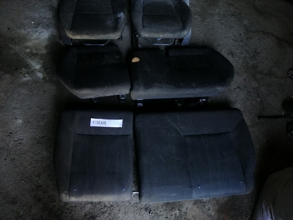 Задний ряд сидений (2 ряд) Ford Focus mk3 15-18 черн тряпка