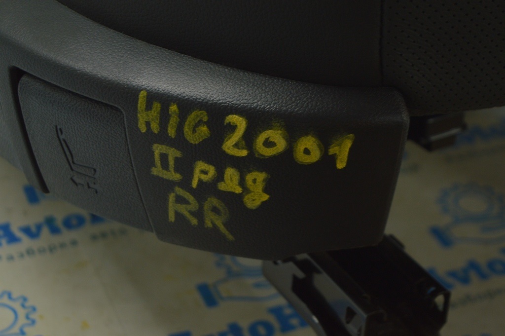 Задний ряд сидений 2 ряд правый Toyota Highlander 20-22 Platinum кожа черн (01) — фото 2