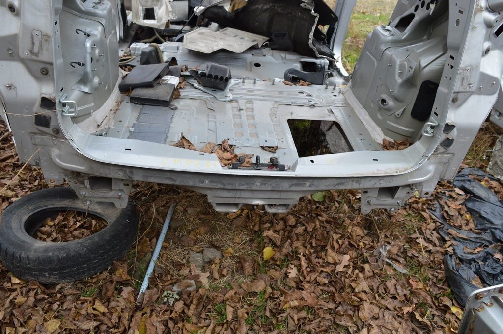 Задняя панель Ford C-max MK2 13- (01) серебро