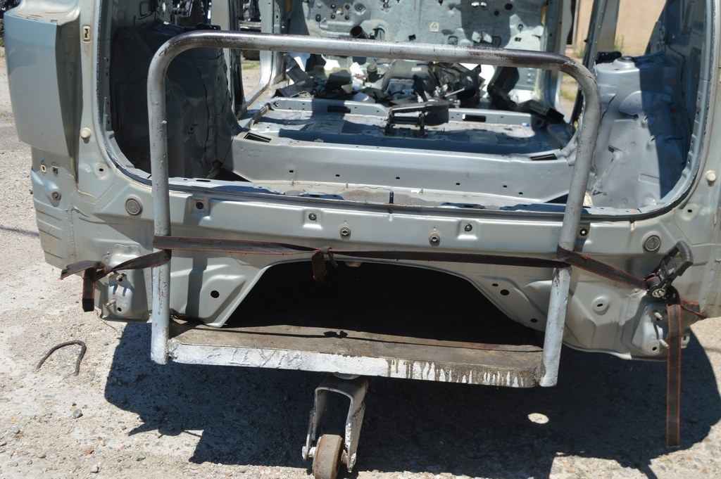 Задняя панель Lexus RX300 RX330 RX350 RX400 04-09 (02) примята