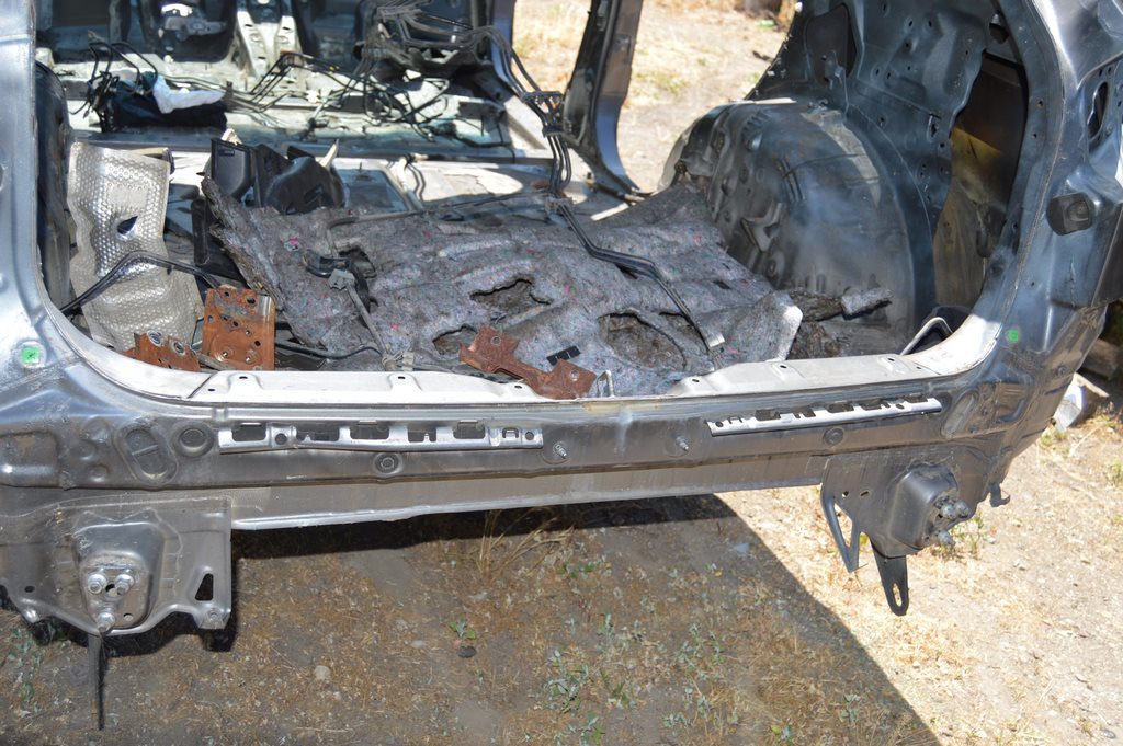 Задняя панель Lexus RX350 RX450h 10-15 (03) графит, с клыками — фото 2