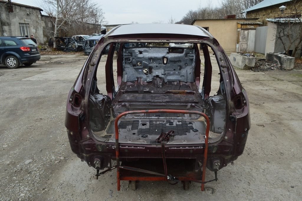 Задняя панель Lexus RX350 RX450h 10-15 бордовая,цвет 3S0 (02) на кузове