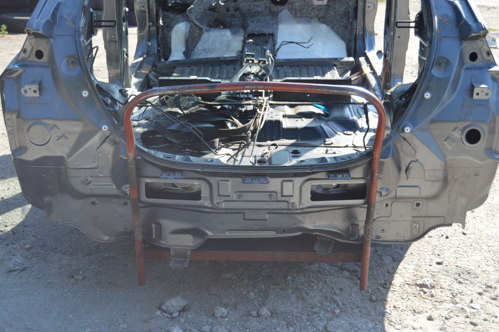 Задняя панель Nissan Leaf 18- (02) графит, примята