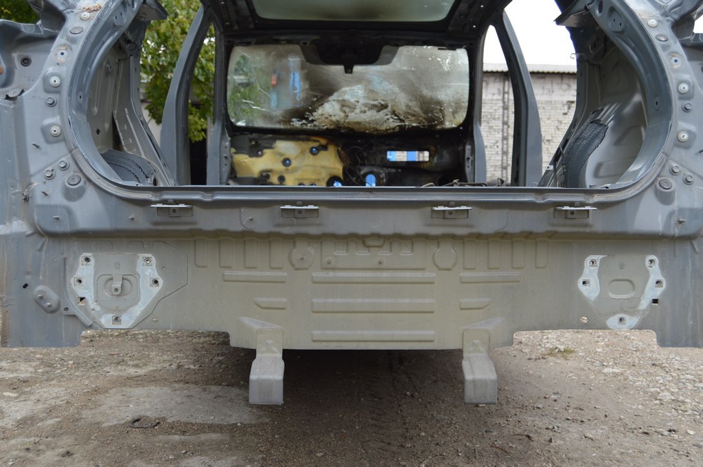 Задняя панель Nissan Qashqai 21- (01)