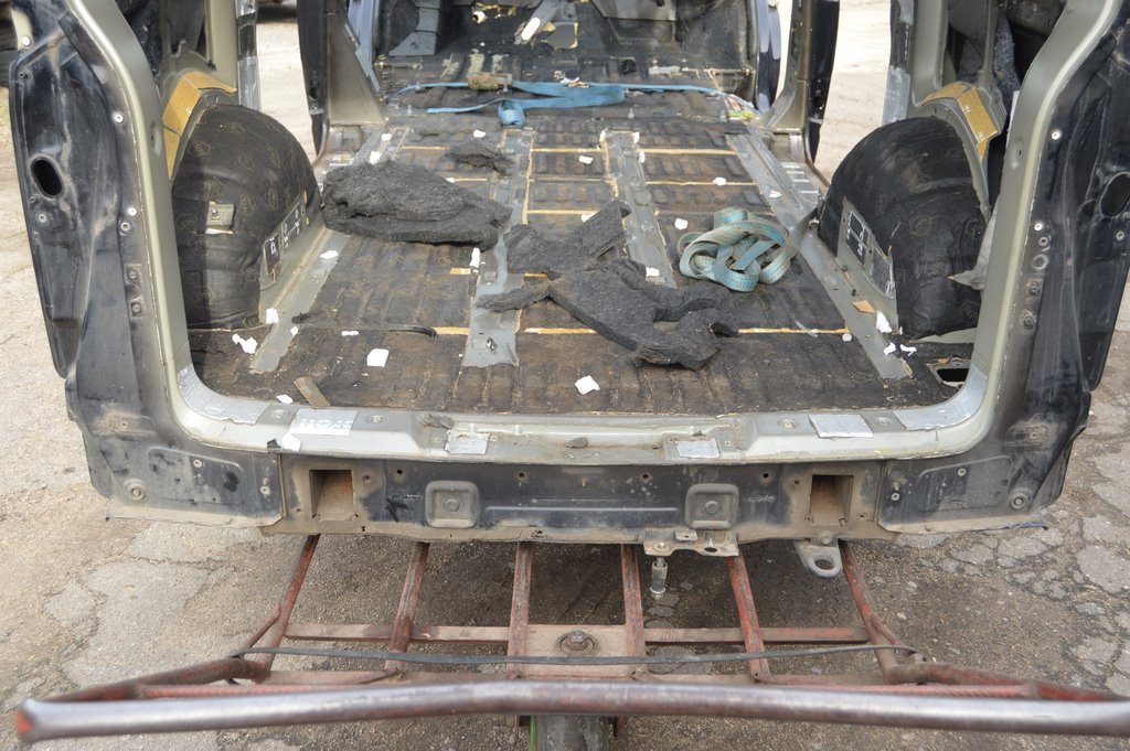 Задняя панель VW Multivan T5 09-15 (01) черная
