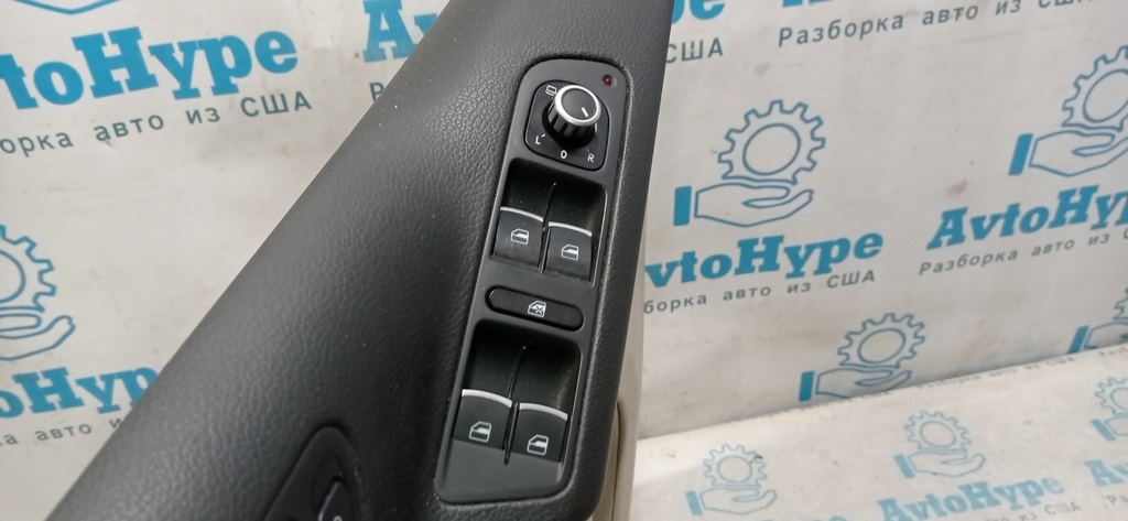 Заглушка бокового зеркала лев VW Tiguan 09-17 под динамик