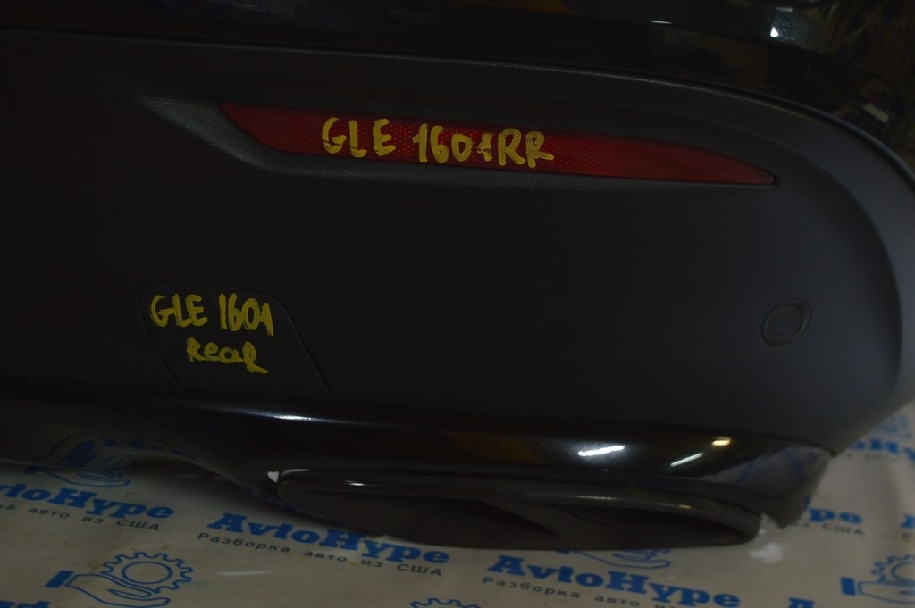 Заглушка буксир крюка заднего бампера Mercedes GLE-class C292 12-19 (с бампером в сборе)