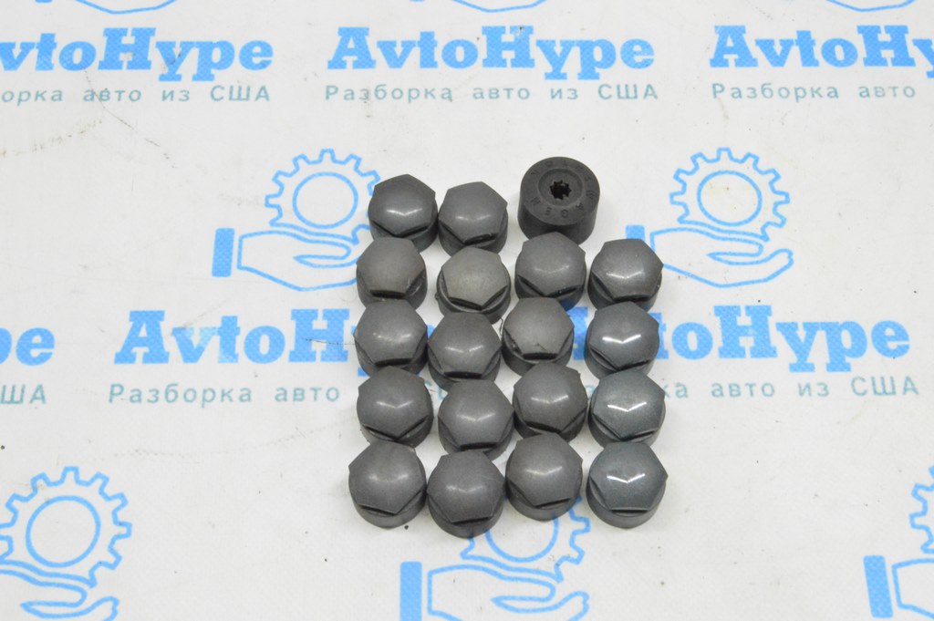Заглушка колпачок колесного болта Audi A3 8V 15-20