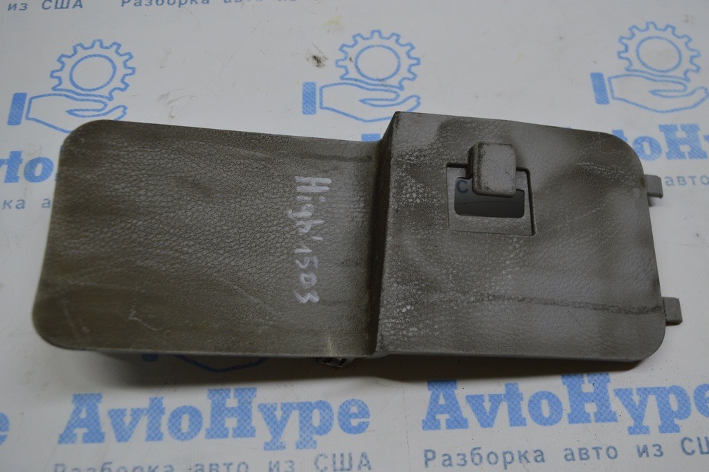 Заглушка в багажник Toyota Highlander 14- серая (03) горелая