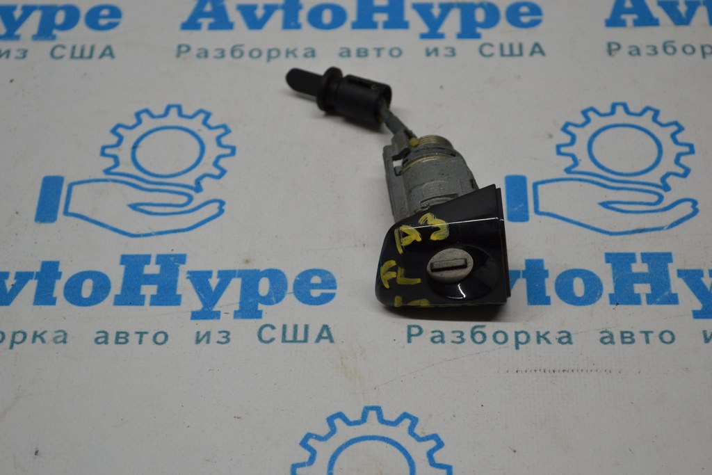 Заглушка внешней ручки перед лев Audi A3 8V 15-20
