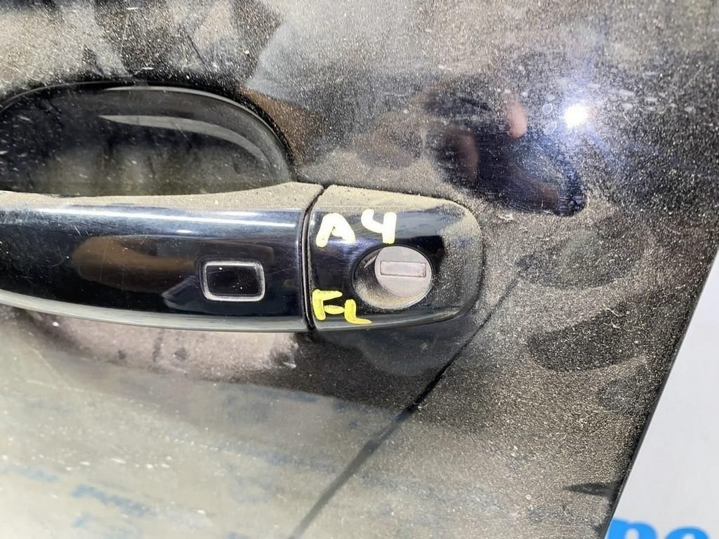 Заглушка внешней ручки перед лев Audi a4 b8 08-16