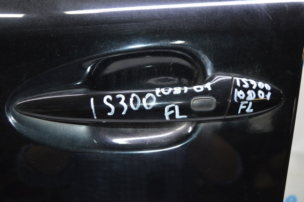 Заглушка внешней ручки перед лев Lexus IS250/IS300/IS350 06-13