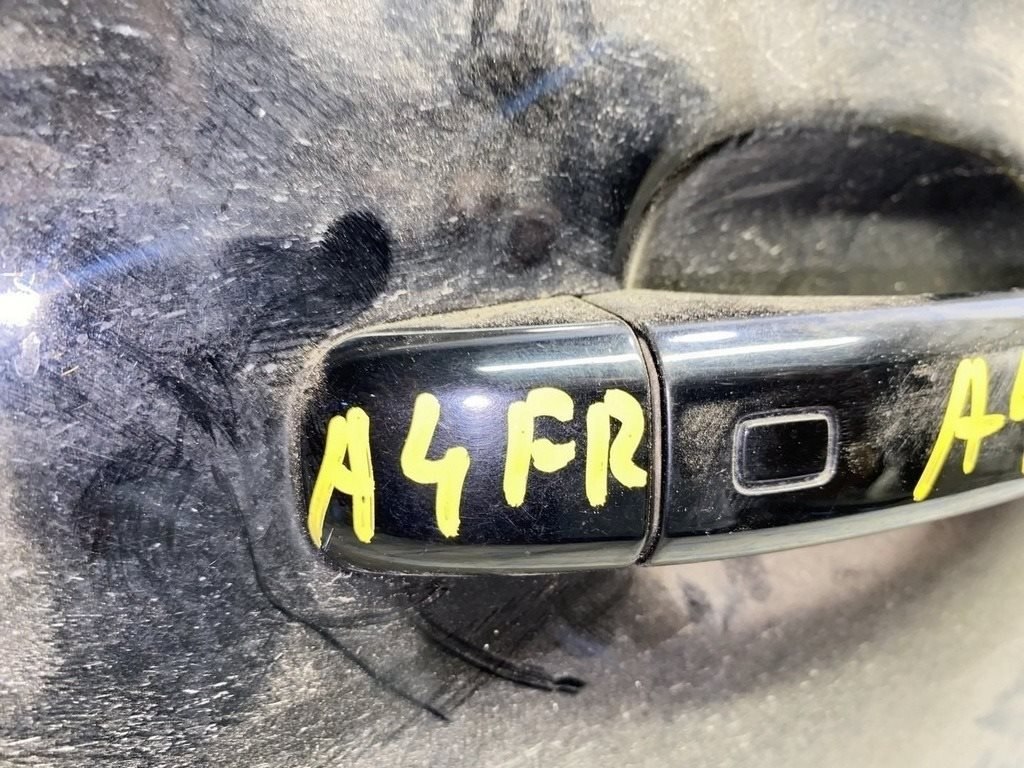 Заглушка внешней ручки перед прав Audi a4 b8 08-16
