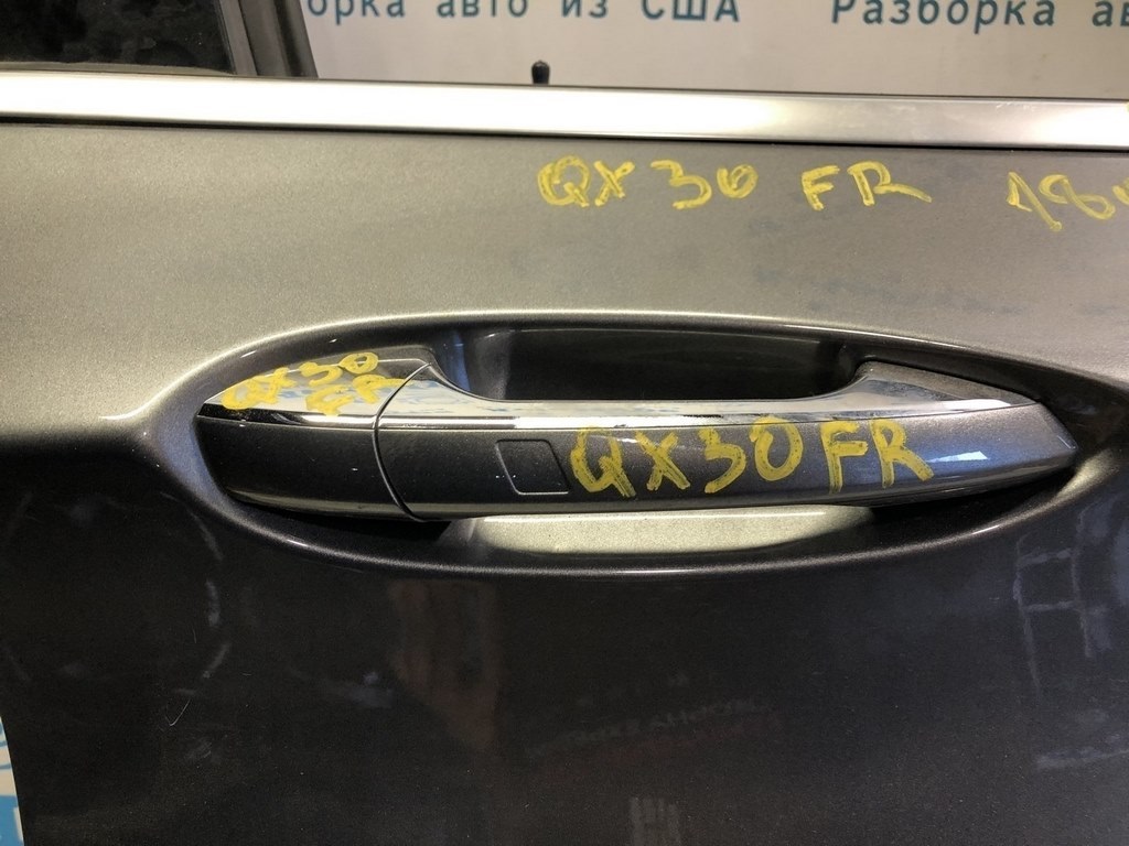 Заглушка внешней ручки перед прав Infiniti QX30 17-