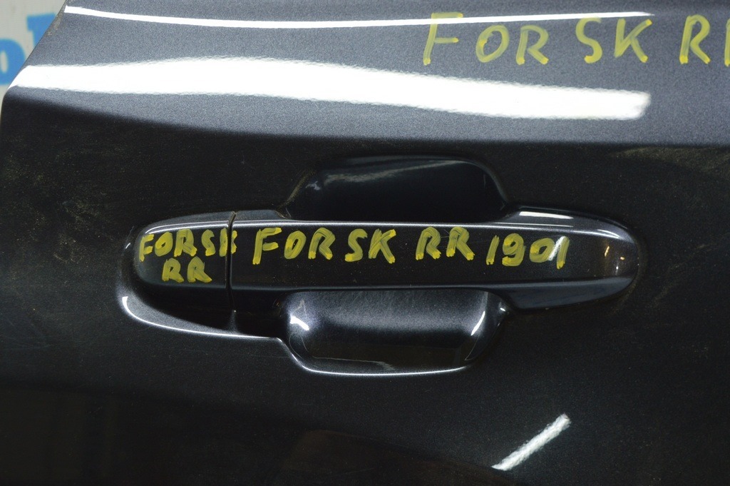 Заглушка внешней ручки зад прав Subaru Forester 19- SK