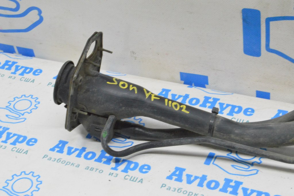 Заливная горловина топливного бака Hyundai Sonata 11-15 — фото 2