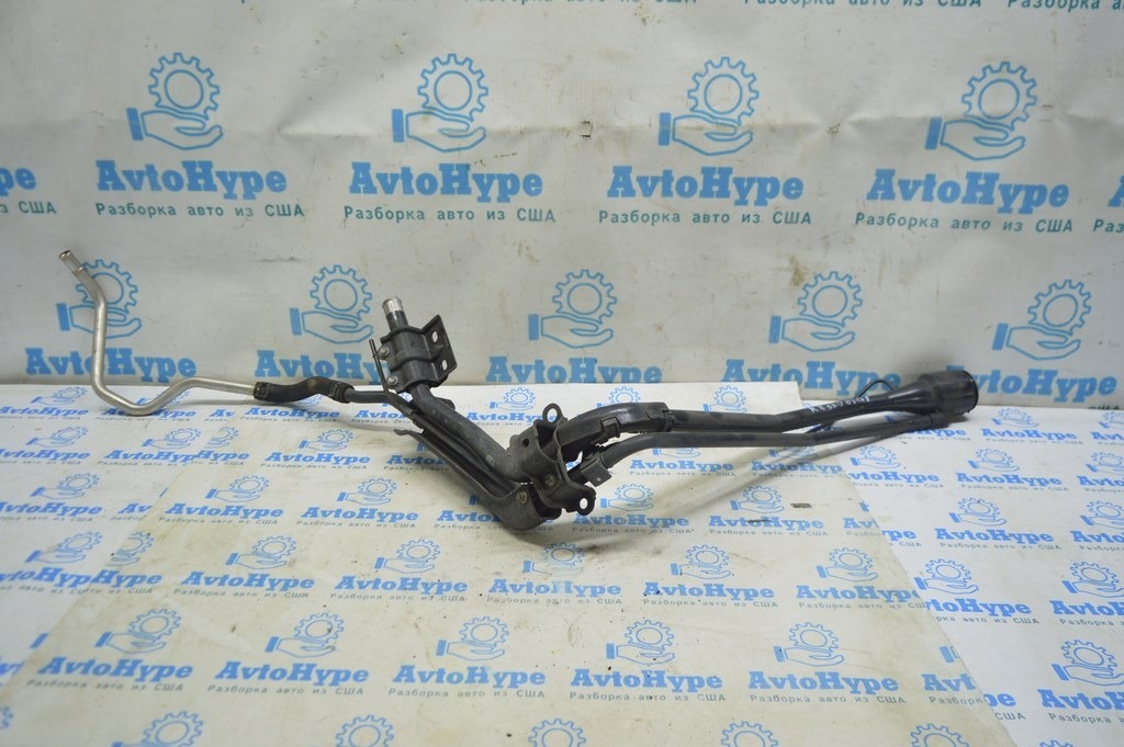 Заливная горловина топливного бака Lexus RX300 RX330 04-06
