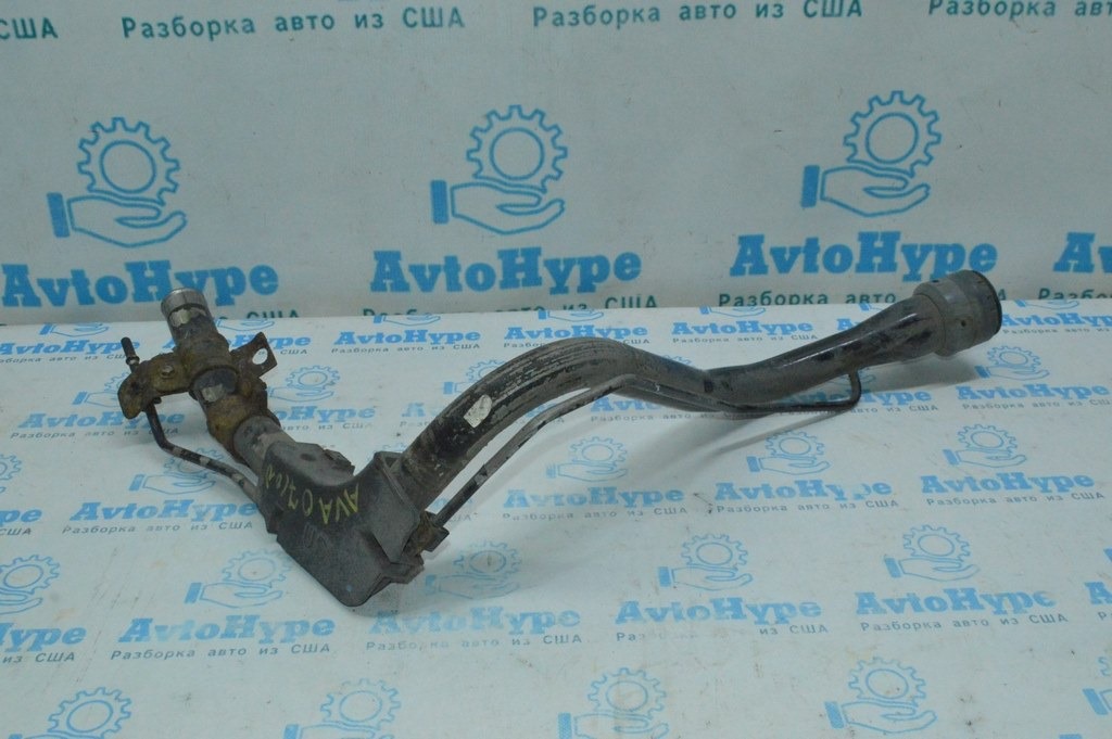 Заливная горловина топливного бака Toyota Avalon 05-12
