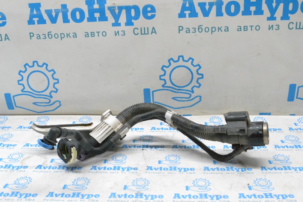 Заливная горловина топливного бака верхняя часть Toyota Tundra 22- 77745-0r010