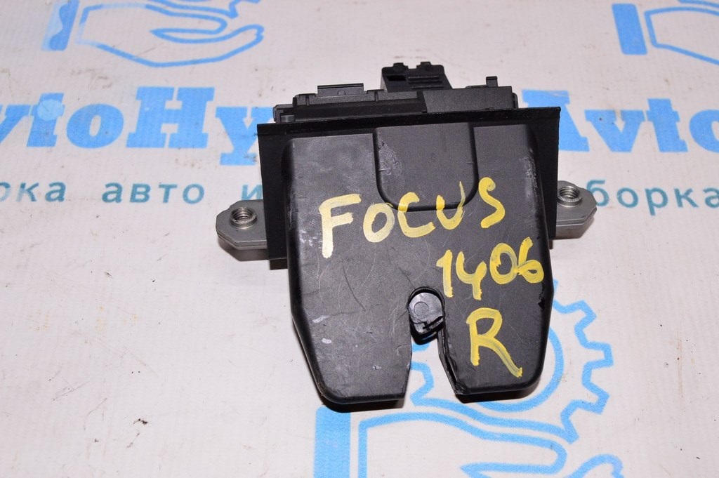 Замок двери багажника Ford Focus mk3 11-18 5d