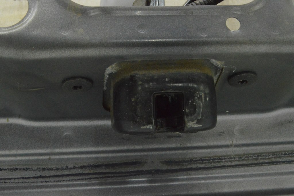 Замок двери багажника Honda CRV 07-11