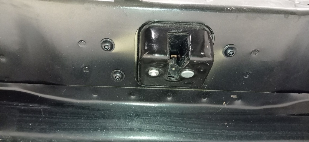 Замок двери багажника Jeep Cherokee KL 14-
