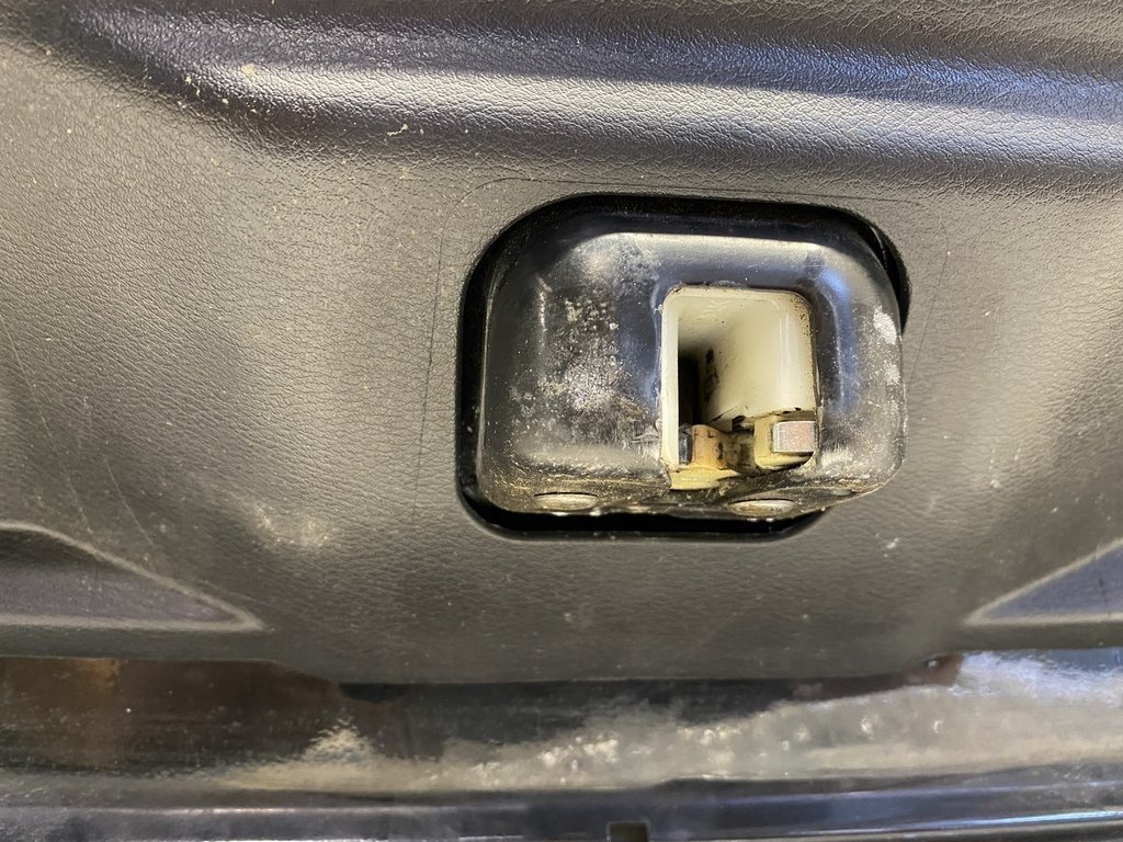 Замок двери багажника Nissan Murano z52 15-