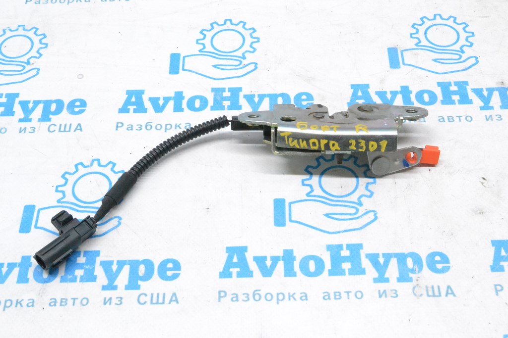 Замок двери багажника прав Toyota Tundra 22-