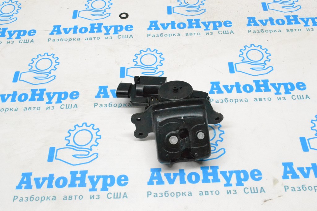 Замок двери багажника Toyota C-HR 18-23