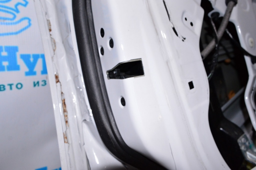 Замок двери перед лев Ford Focus mk3 11-18
