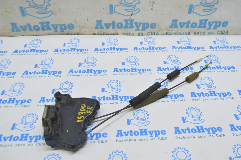 Замок двери перед прав Lexus IS250/IS300/IS350 06-13