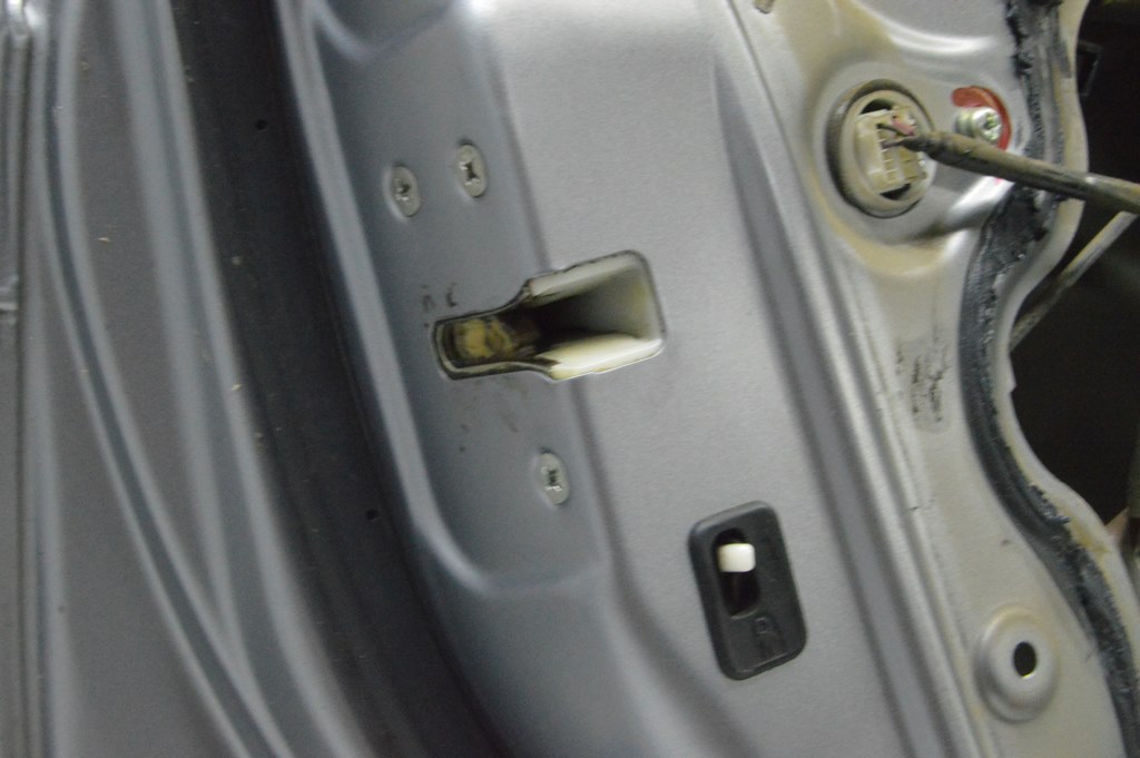 Замок двери зад лев Honda CRV 07-11