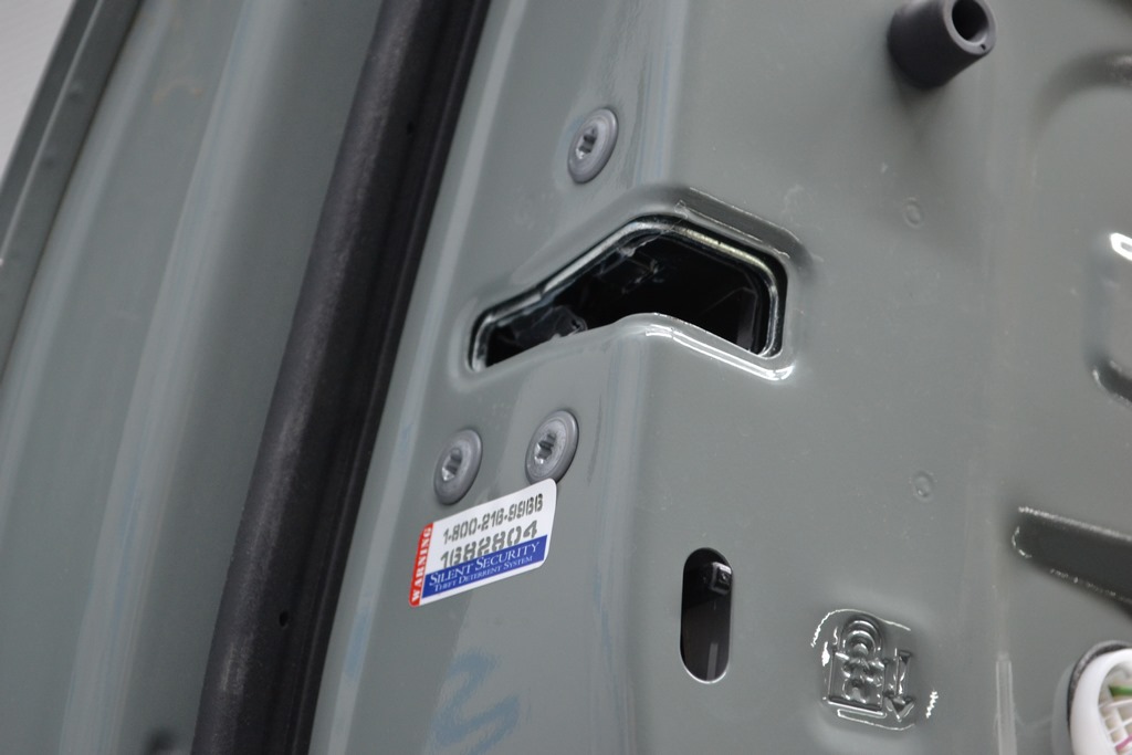 Замок двери зад лев Toyota Tundra 22-